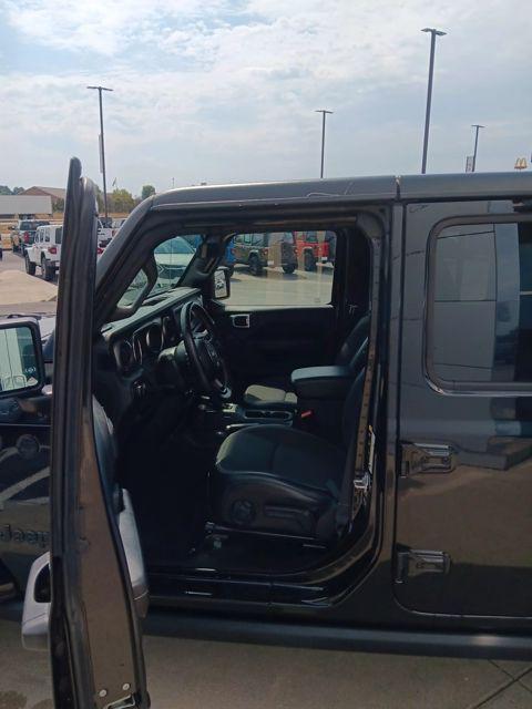 used 2021 Jeep Gladiator car, priced at $33,262