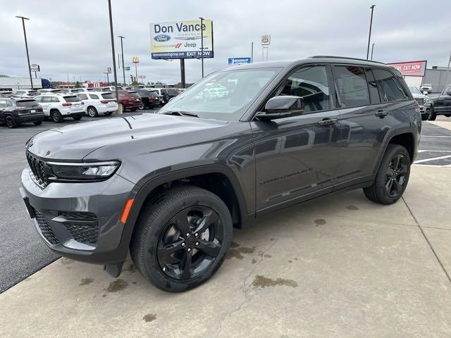 new 2025 Jeep Grand Cherokee car, priced at $39,986