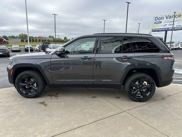 new 2025 Jeep Grand Cherokee car, priced at $39,986