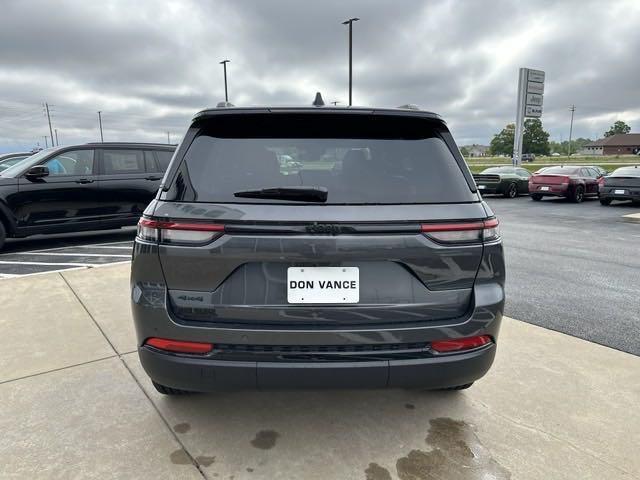 new 2025 Jeep Grand Cherokee car, priced at $39,986