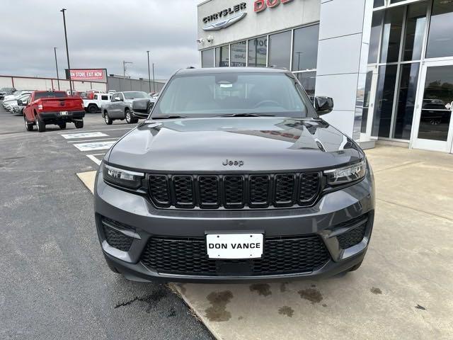 new 2025 Jeep Grand Cherokee car, priced at $39,986