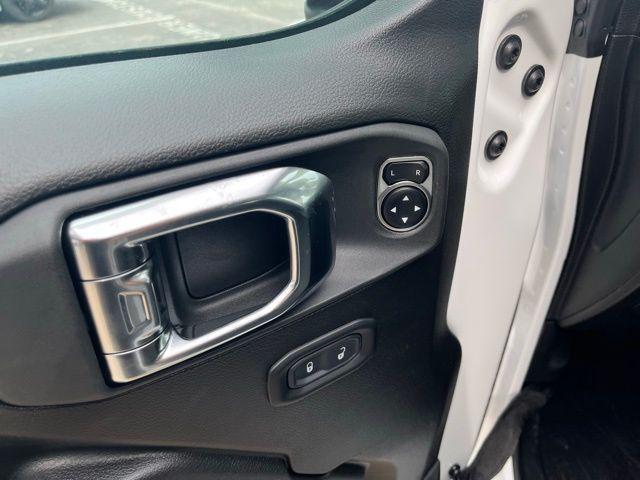 new 2025 Jeep Gladiator car, priced at $43,862