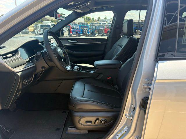 new 2025 Jeep Grand Cherokee car, priced at $47,986
