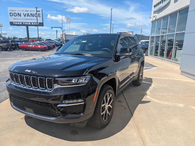 new 2025 Jeep Grand Cherokee car, priced at $40,099