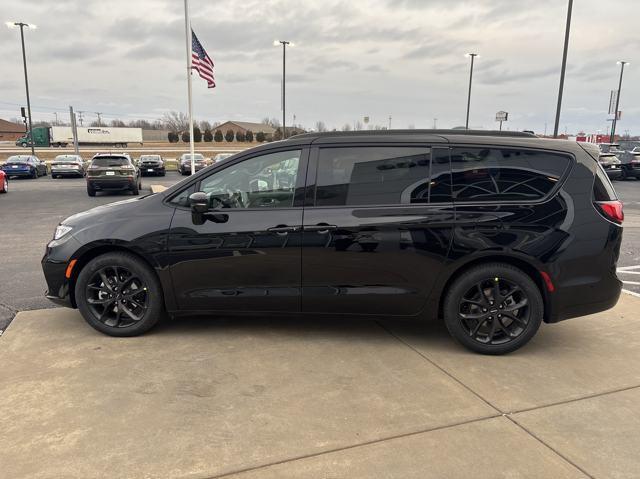 new 2025 Chrysler Pacifica car, priced at $45,986