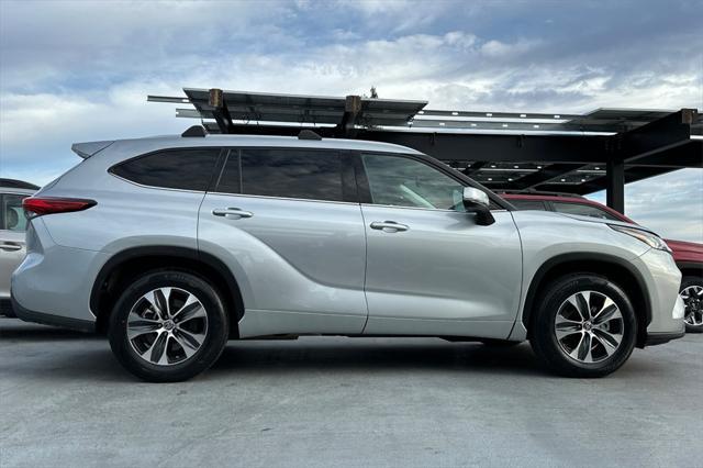 used 2021 Toyota Highlander car, priced at $29,888