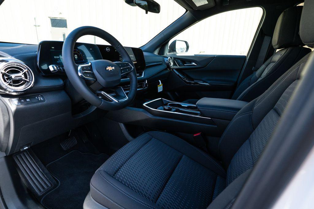new 2026 Chevrolet Equinox car, priced at $29,677