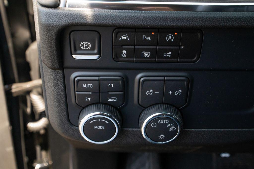 new 2025 Chevrolet Suburban car, priced at $64,998