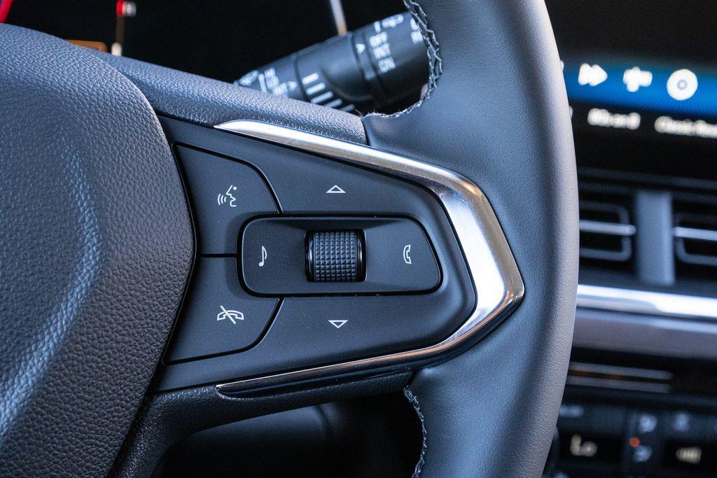 new 2025 Chevrolet Trax car, priced at $25,812