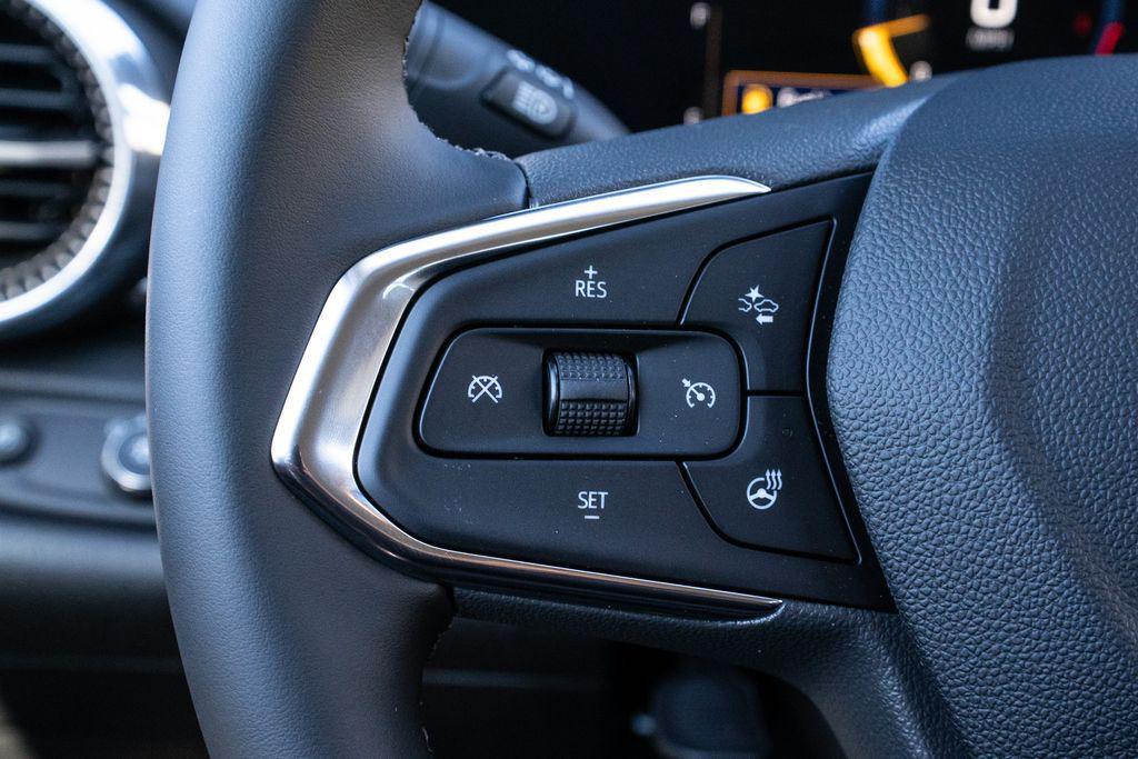 new 2025 Chevrolet Trax car, priced at $25,812
