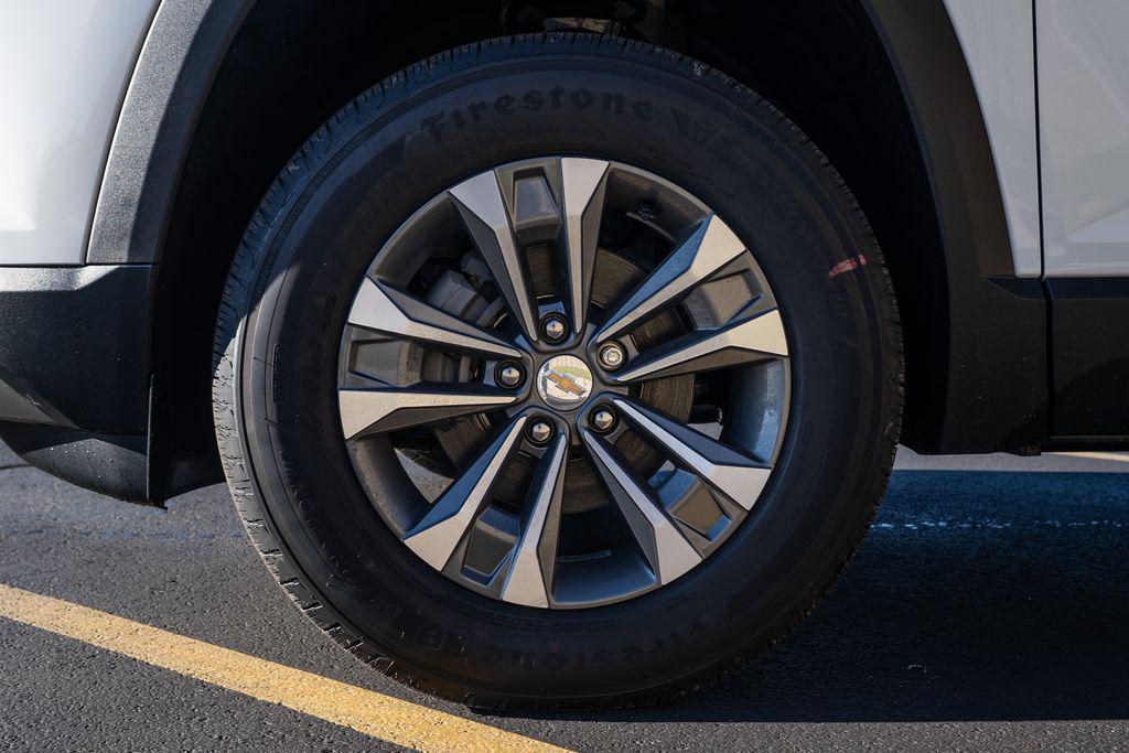 new 2026 Chevrolet Equinox car, priced at $29,985