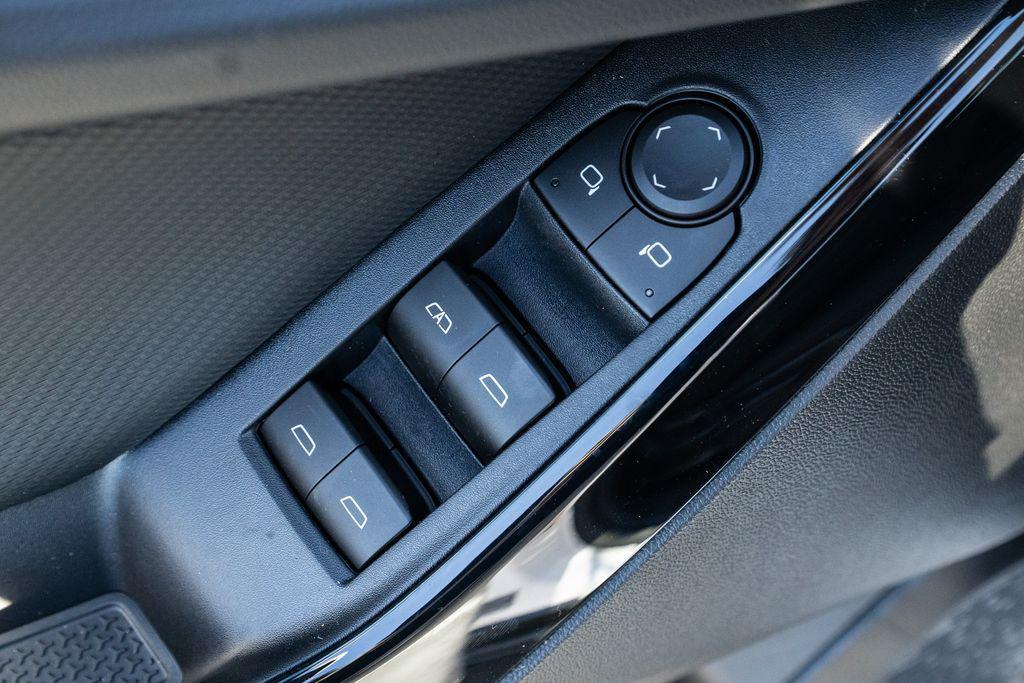 new 2026 Chevrolet Equinox car, priced at $29,985