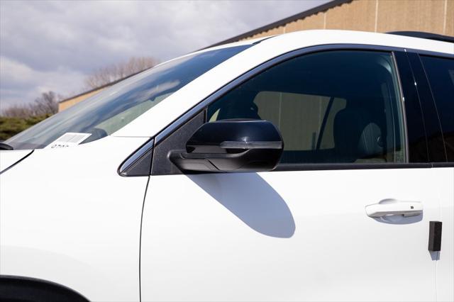 new 2025 Chevrolet Traverse car, priced at $40,807