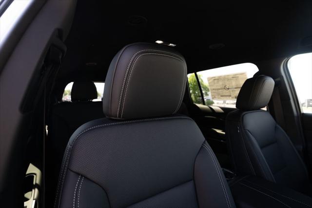 new 2025 Chevrolet Traverse car, priced at $43,907