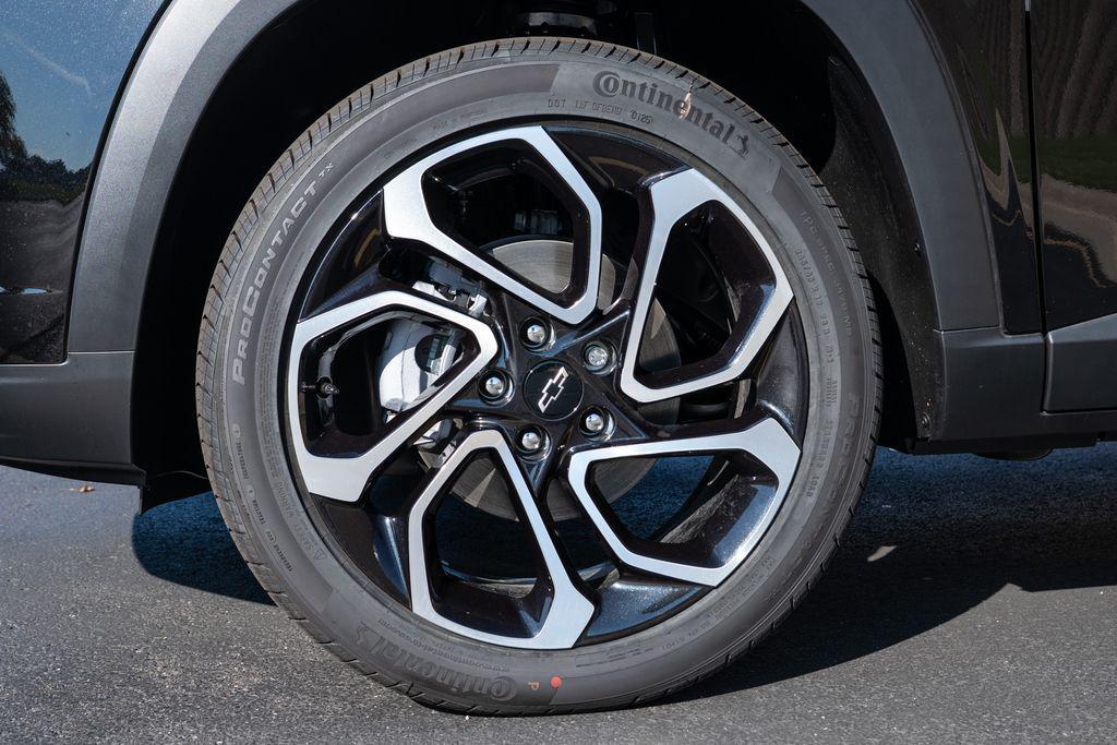 new 2025 Chevrolet Trax car, priced at $25,885