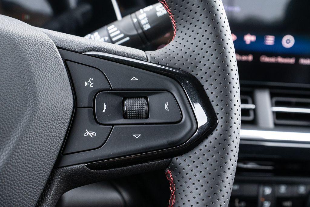 new 2025 Chevrolet Trax car, priced at $25,550