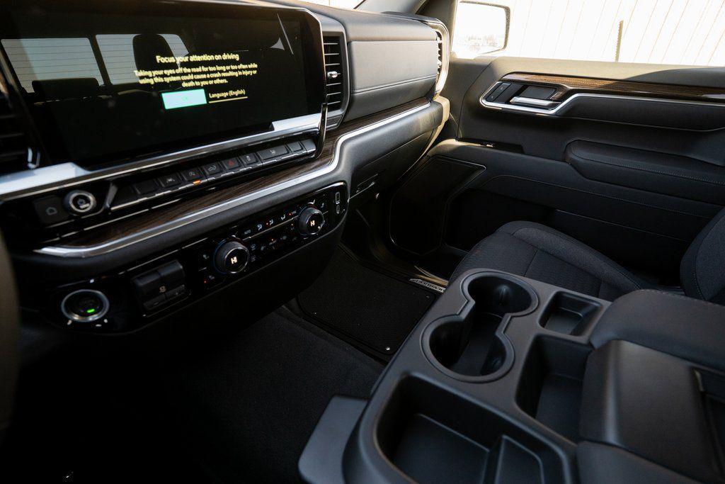 new 2025 Chevrolet Silverado 1500 car, priced at $51,702