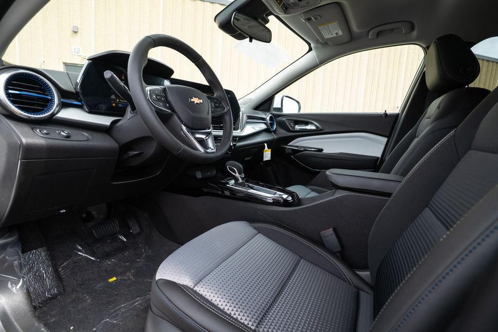 new 2025 Chevrolet Trax car, priced at $24,795