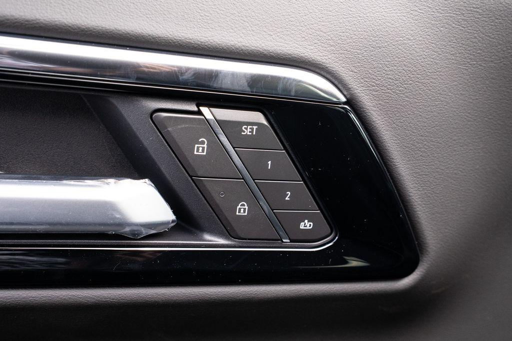 new 2025 Chevrolet Suburban car, priced at $79,571