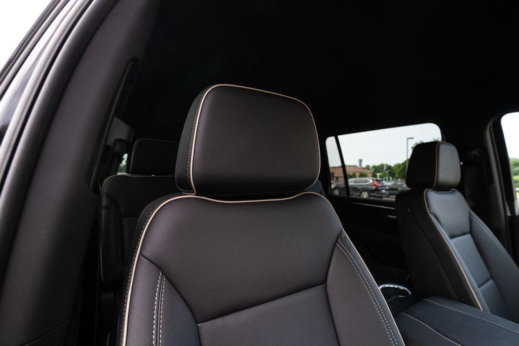 new 2025 Chevrolet Suburban car, priced at $79,571