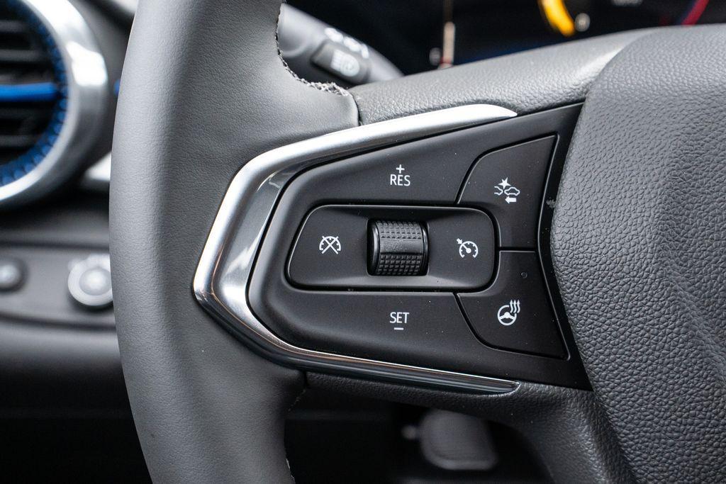 new 2025 Chevrolet Trax car, priced at $25,326
