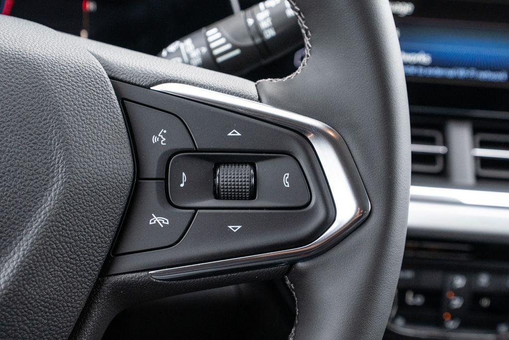 new 2025 Chevrolet Trax car, priced at $25,326