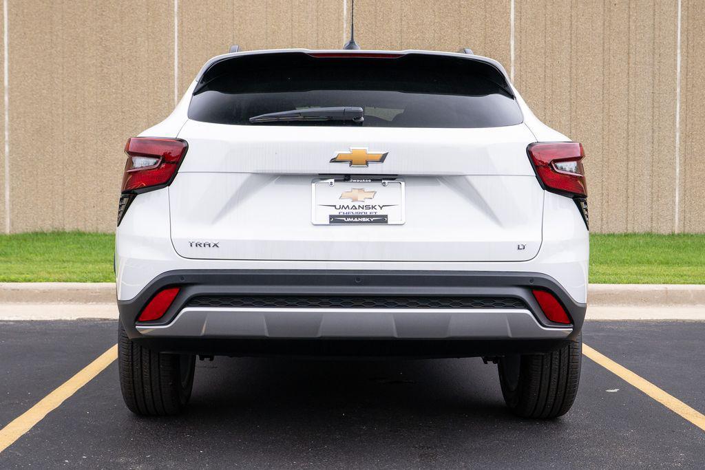 new 2025 Chevrolet Trax car, priced at $25,326