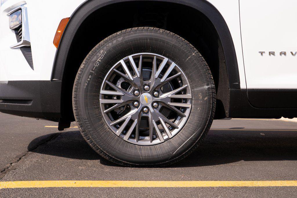 new 2025 Chevrolet Traverse car, priced at $43,489