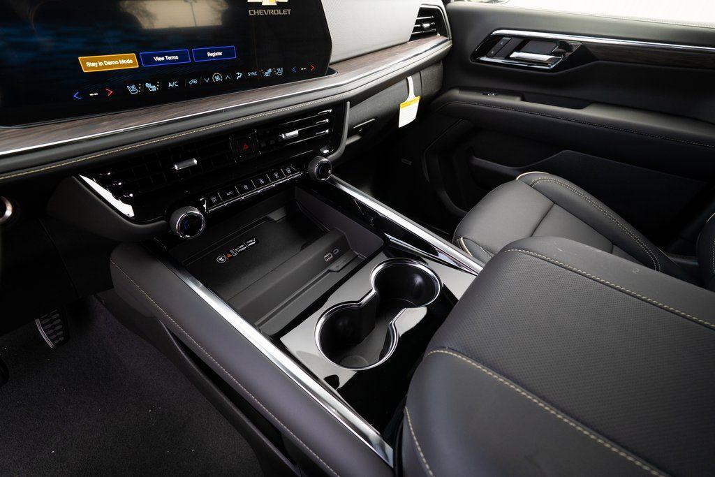 new 2025 Chevrolet Suburban car, priced at $79,915