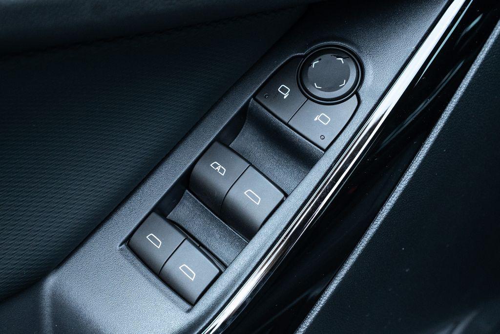 new 2026 Chevrolet Equinox car, priced at $29,885