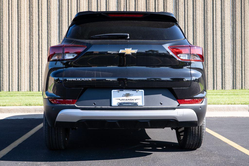 new 2026 Chevrolet TrailBlazer car, priced at $27,812