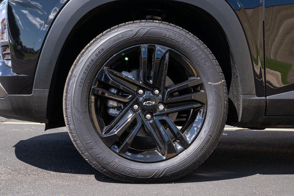 new 2025 Chevrolet Trax car, priced at $25,812