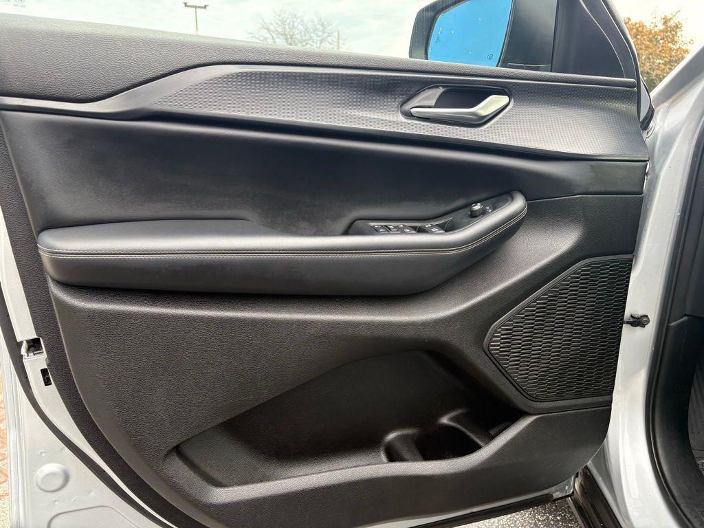 used 2023 Jeep Grand Cherokee L car, priced at $26,421