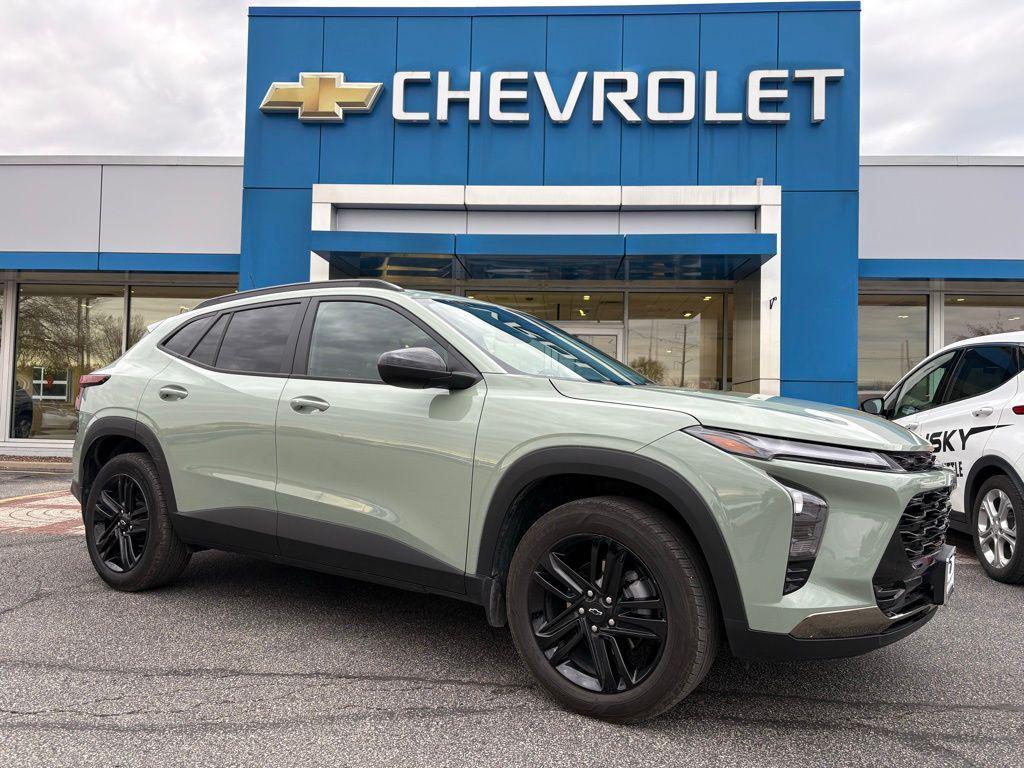used 2025 Chevrolet Trax car, priced at $23,824
