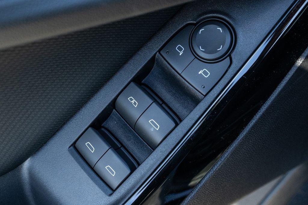 new 2026 Chevrolet Equinox car, priced at $27,295