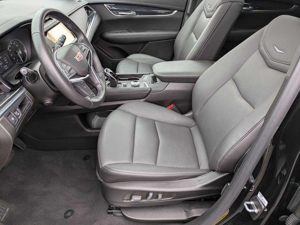 used 2022 Cadillac XT5 car, priced at $33,650