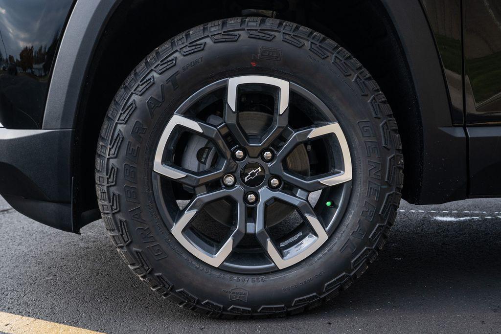 new 2026 Chevrolet Equinox car, priced at $36,273