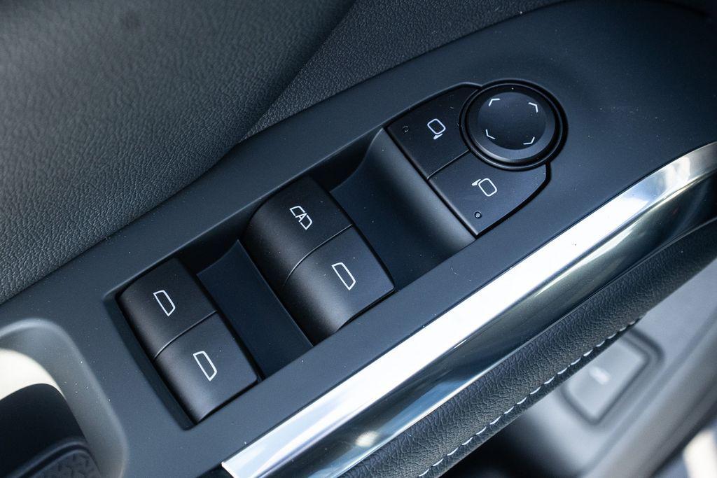 new 2026 Chevrolet Traverse car, priced at $43,713