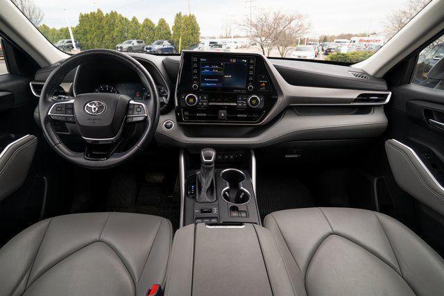 used 2020 Toyota Highlander car, priced at $26,988