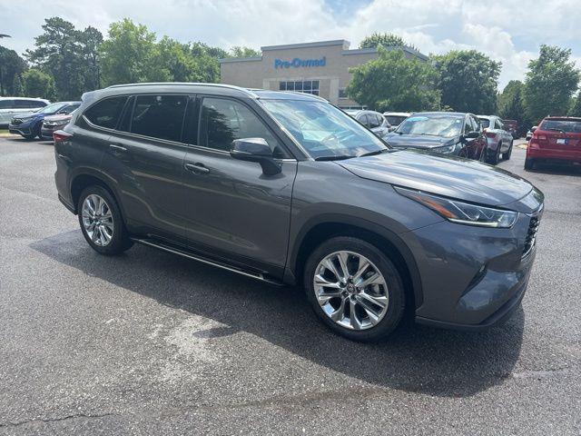used 2023 Toyota Highlander car, priced at $40,588