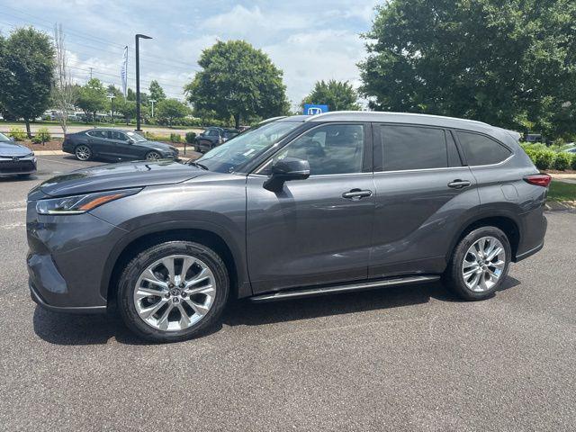 used 2023 Toyota Highlander car, priced at $40,588