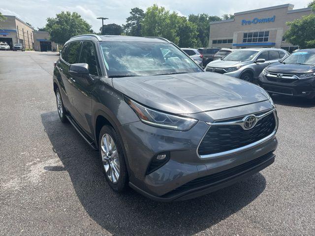 used 2023 Toyota Highlander car, priced at $40,588