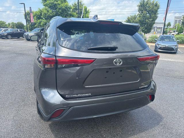used 2023 Toyota Highlander car, priced at $40,588
