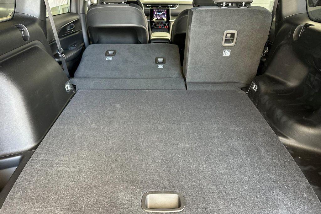 new 2025 Jeep Grand Cherokee car, priced at $38,181