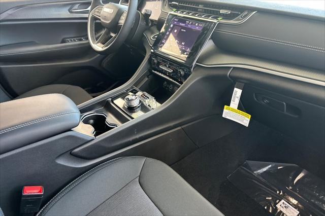 new 2025 Jeep Grand Cherokee car, priced at $38,181