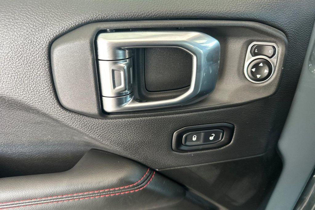 new 2025 Jeep Gladiator car, priced at $60,010