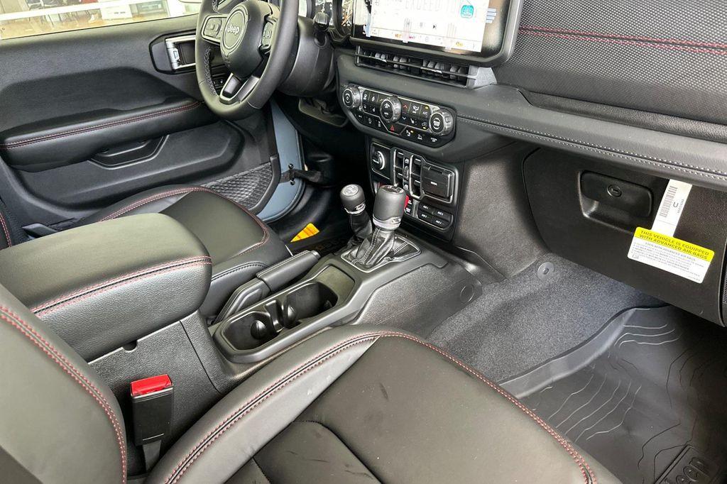 new 2025 Jeep Gladiator car, priced at $60,010