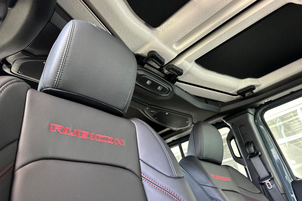 new 2025 Jeep Gladiator car, priced at $60,010