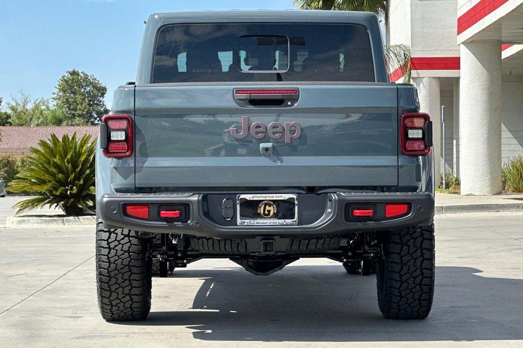 new 2025 Jeep Gladiator car, priced at $60,010