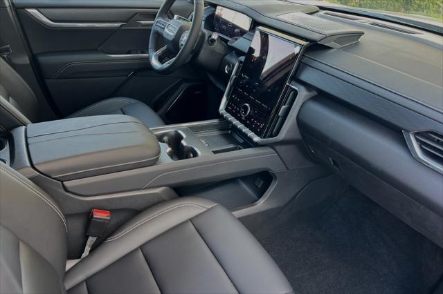 new 2024 GMC Acadia car, priced at $39,995
